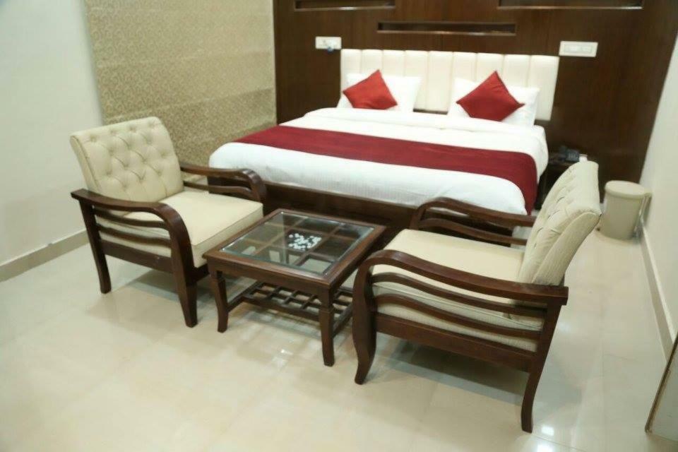 Hotel Eurasia Zirakpur Exterior foto